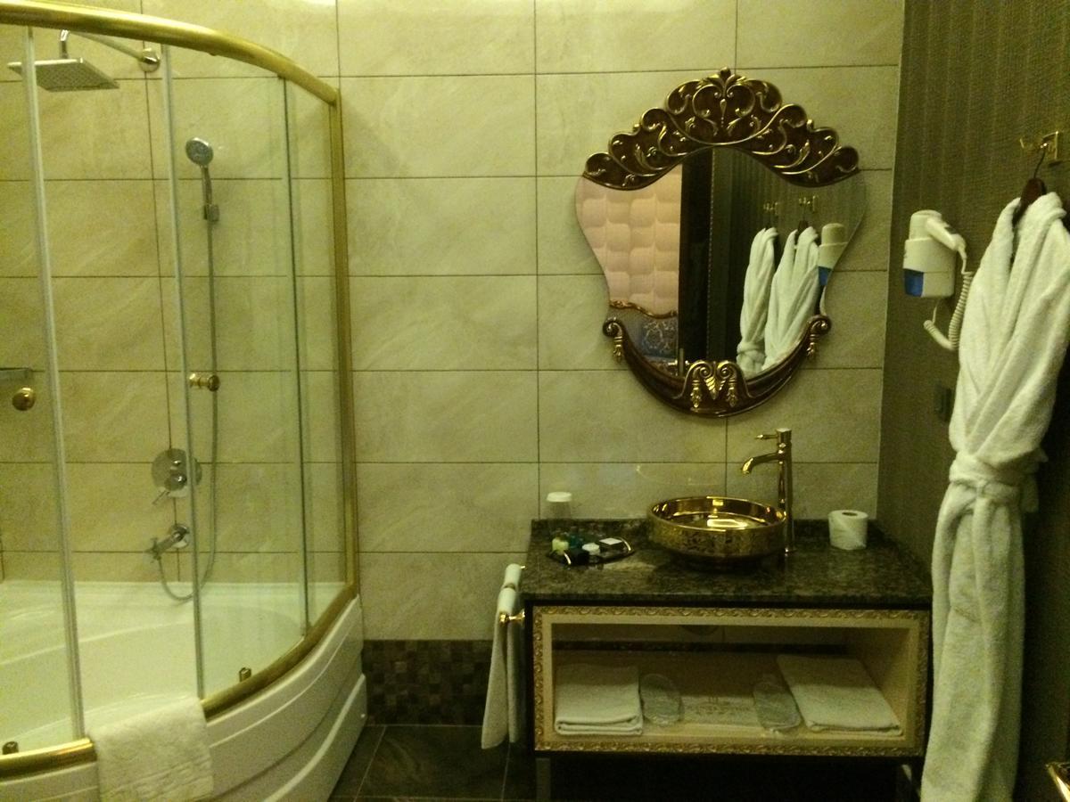 Grand Work & Hotel